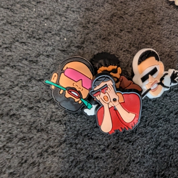 Jibbitz Crocs Charms Bad Bunny 16 lot Crocs NEW - Picture 11 of 12